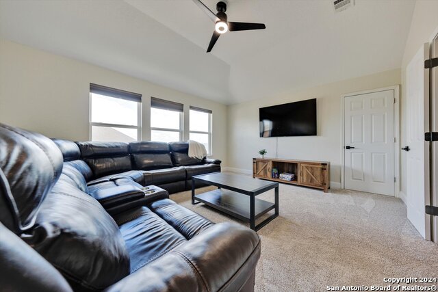 Listing photo id 21 for 23902 Alpine Ldg