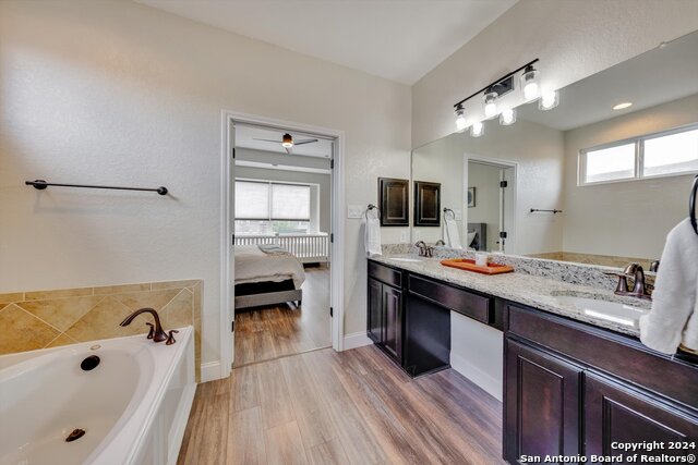 Listing photo id 28 for 23902 Alpine Ldg