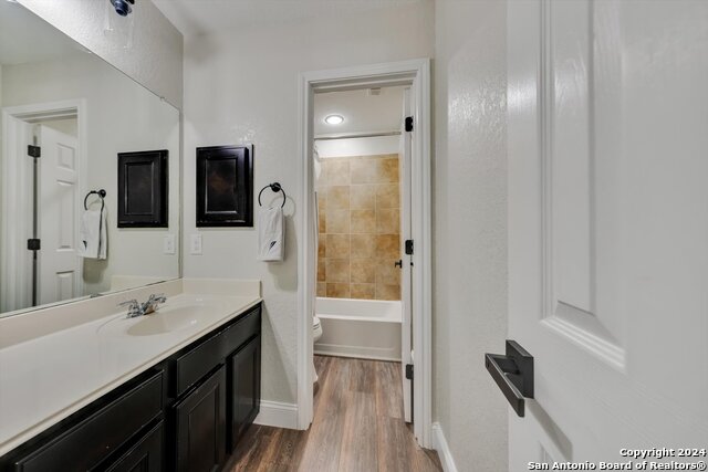 Listing photo id 30 for 23902 Alpine Ldg