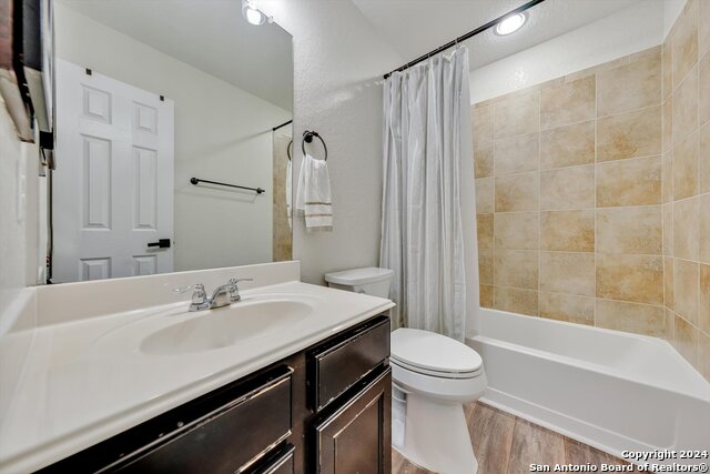 Listing photo id 33 for 23902 Alpine Ldg