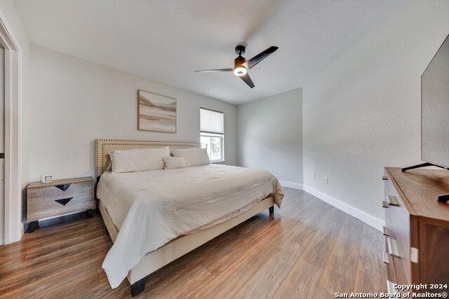 Listing photo id 35 for 23902 Alpine Ldg