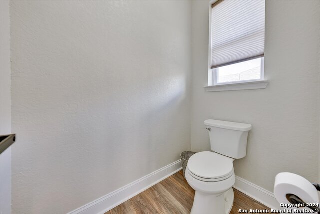 Listing photo id 36 for 23902 Alpine Ldg