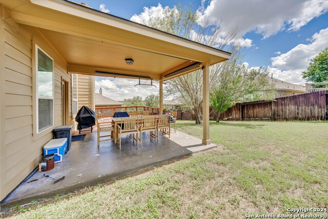 Listing photo id 42 for 23902 Alpine Ldg