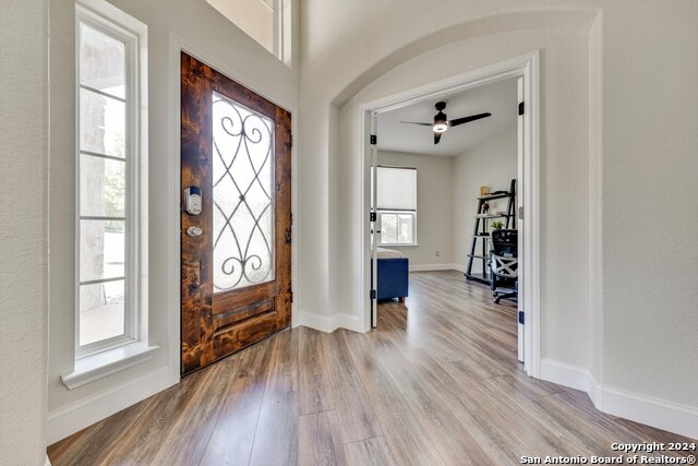 Listing photo id 4 for 23902 Alpine Ldg