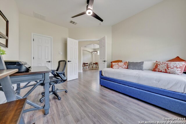 Listing photo id 6 for 23902 Alpine Ldg