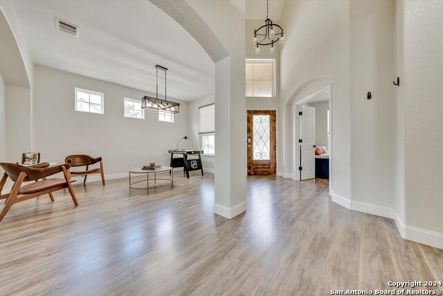 Listing photo id 7 for 23902 Alpine Ldg