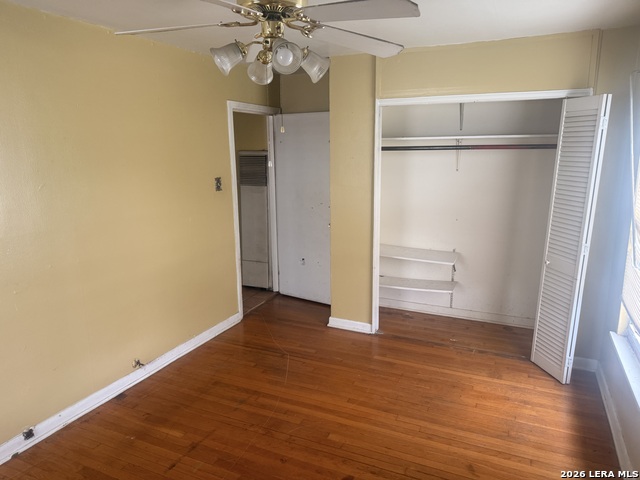 Image 6 of 23 For 470 Amber St E