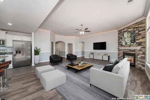 Image 3 of 10 For 183 Lost Maples Way