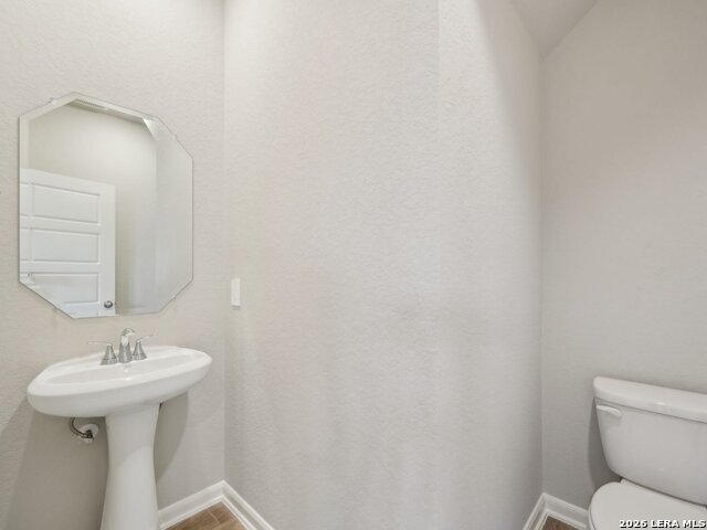 Image 19 of 26 For 6511 Queen Carol