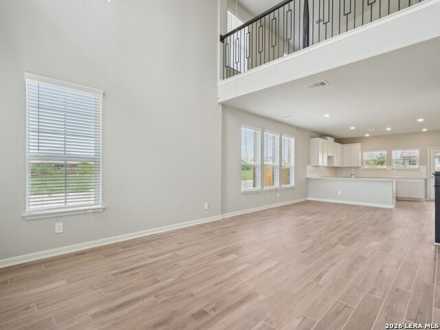 Image 2 of 26 For 6511 Queen Carol