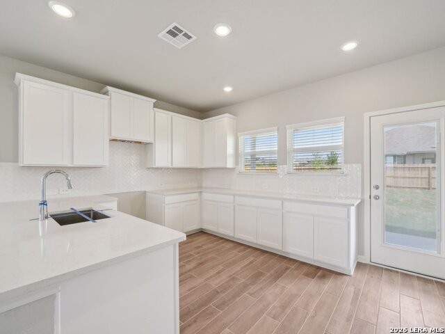 Image 3 of 26 For 6511 Queen Carol