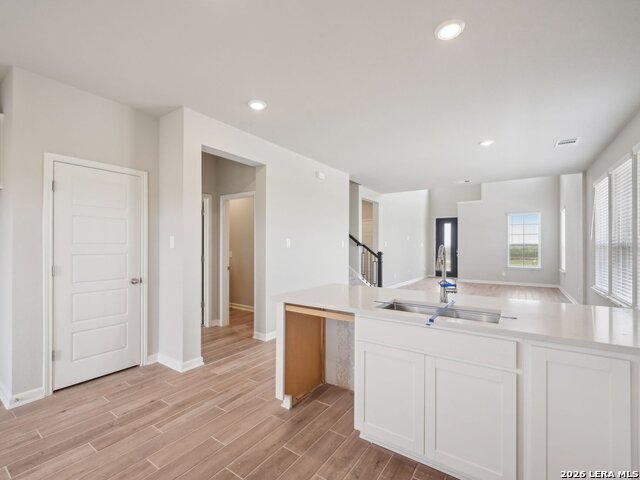 Image 4 of 26 For 6511 Queen Carol