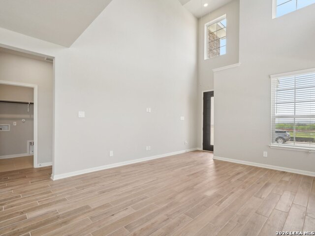 Image 7 of 26 For 6511 Queen Carol