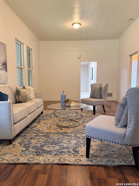 Image 15 of 21 For 1416 Trinity St N