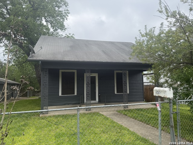 Image 19 of 21 For 1416 Trinity St N