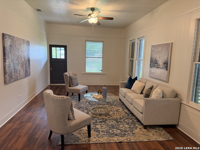 Image 2 of 21 For 1416 Trinity St N