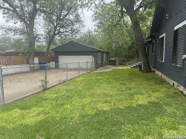 Image 20 of 21 For 1416 Trinity St N