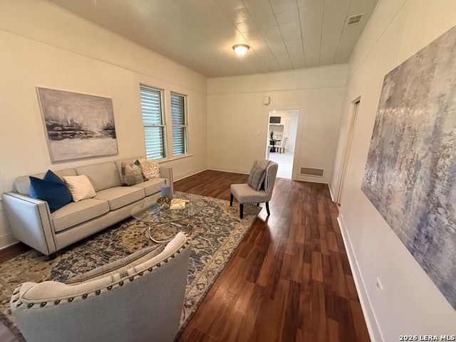 Image 3 of 21 For 1416 Trinity St N