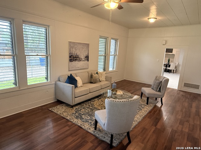 Image 7 of 21 For 1416 Trinity St N