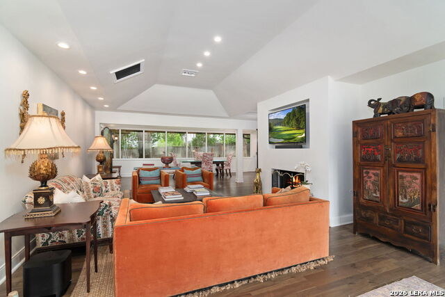 Image 23 of 48 For 340 Morningside Dr