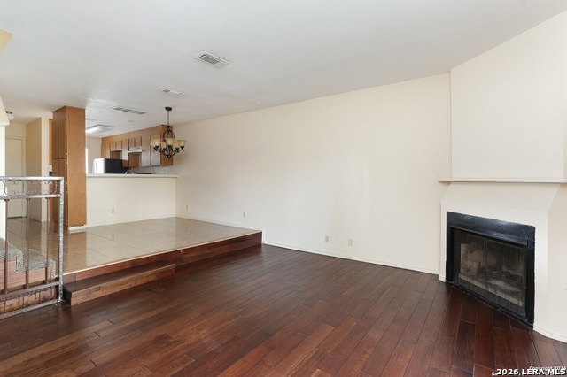 Image 4 of 14 For 11815 Vance Jackson  2404