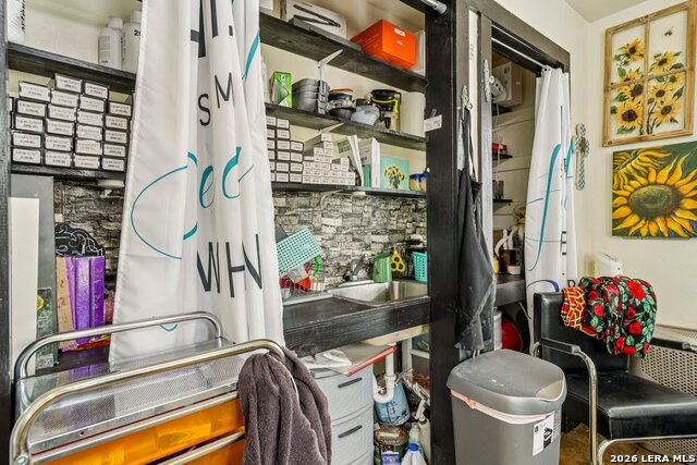 Listing photo id 15 for 102 Lady Badger