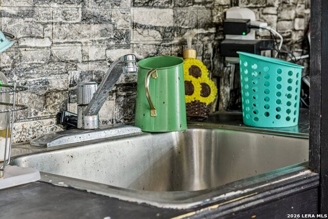 Listing photo id 24 for 102 Lady Badger