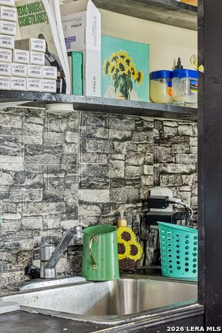 Listing photo id 27 for 102 Lady Badger