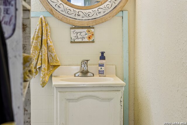 Listing photo id 28 for 102 Lady Badger