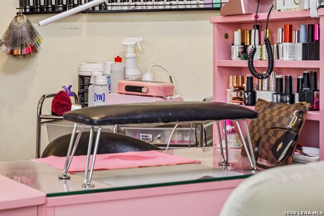 Listing photo id 35 for 102 Lady Badger