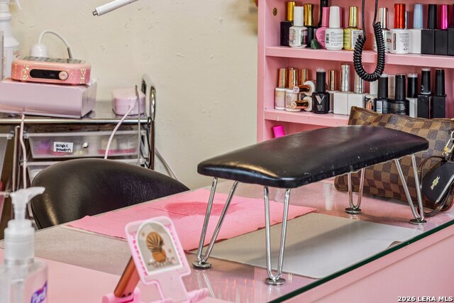 Listing photo id 37 for 102 Lady Badger