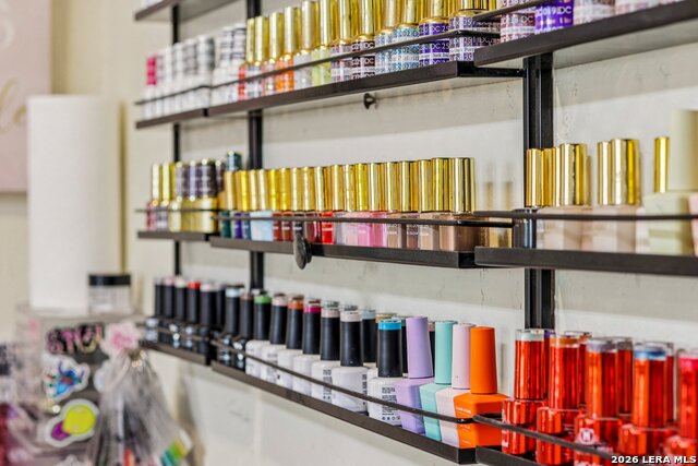 Listing photo id 38 for 102 Lady Badger