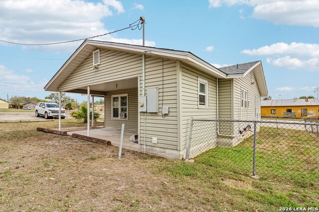 Listing photo id 42 for 102 Lady Badger