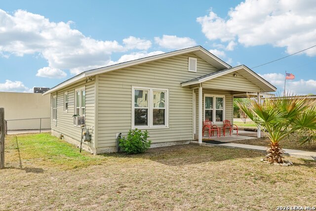 Listing photo id 3 for 102 Lady Badger