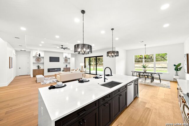 Image 11 of 49 For 728 Mountain Creek Trail