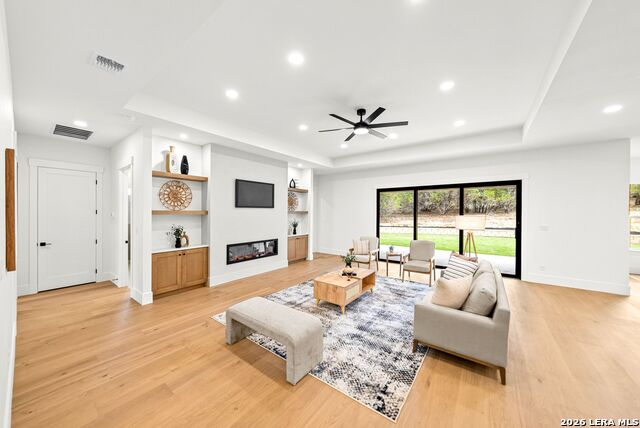 Image 6 of 49 For 728 Mountain Creek Trail