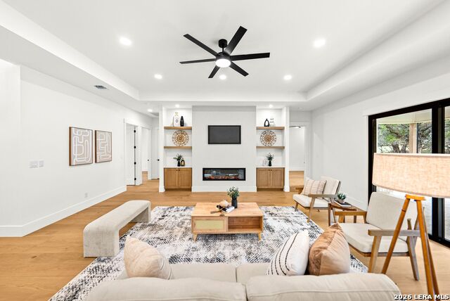 Image 7 of 49 For 728 Mountain Creek Trail