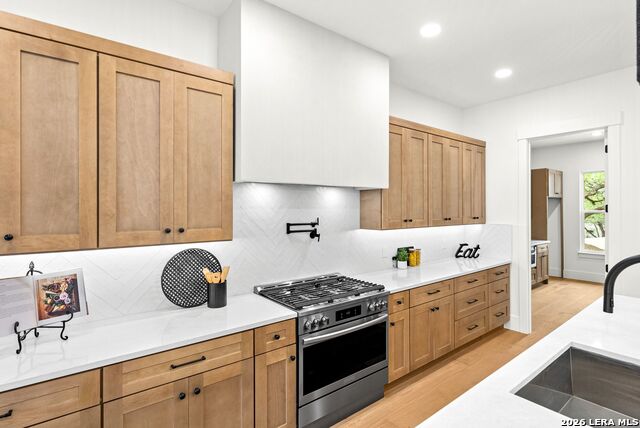 Image 9 of 49 For 728 Mountain Creek Trail