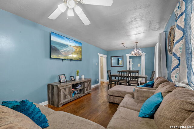 Image 4 of 25 For 1650 Laurel W