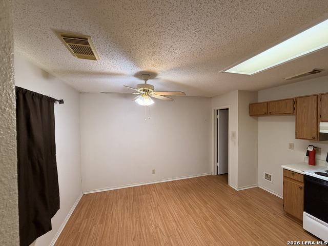 Image 5 of 27 For 8349 Morning Grv