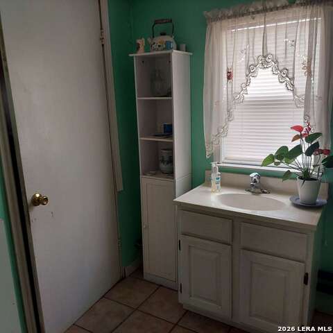 Image 8 of 26 For 387 Mills Ranch Rd