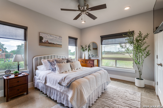 Image 33 of 43 For 106 River Mountain Dr