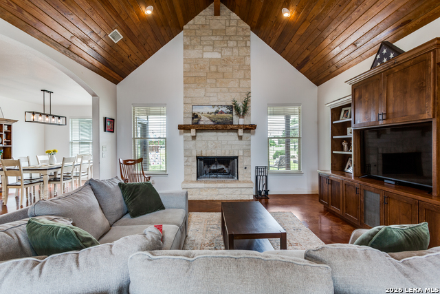 Image 5 of 43 For 106 River Mountain Dr