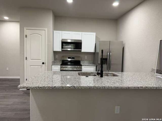 Image 2 of 13 For 7610 Windsor Oaks