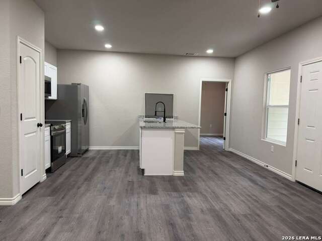 Image 6 of 13 For 7610 Windsor Oaks