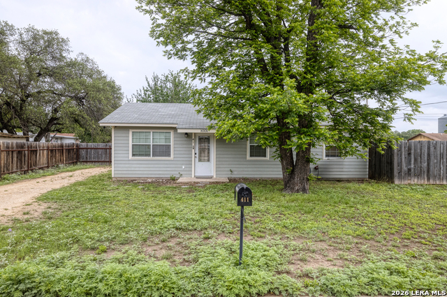 Details for 411 Calera W, Uvalde, TX 78801