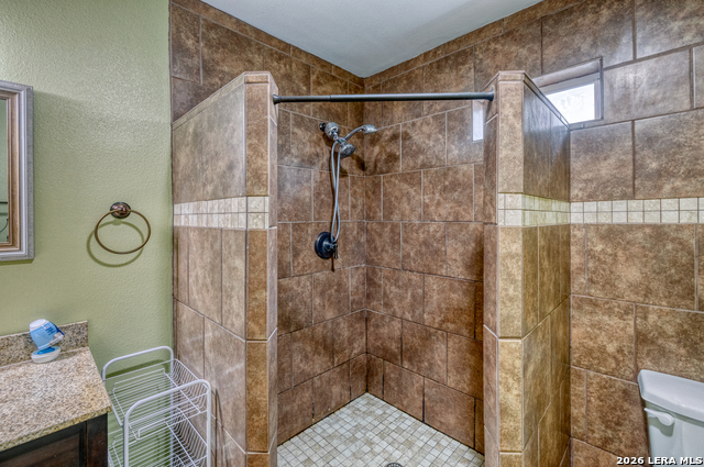 Image 15 of 34 For 411 Calera W