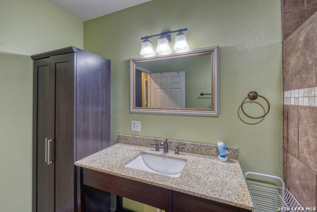 Image 16 of 34 For 411 Calera W