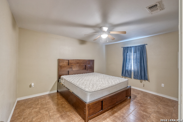 Image 17 of 34 For 411 Calera W