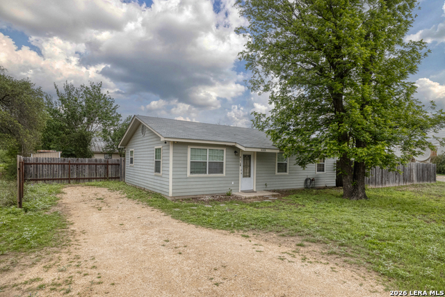 Image 2 of 34 For 411 Calera W